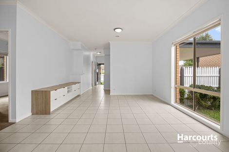 Property photo of 4 Fairchild Place Pakenham VIC 3810