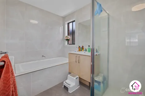 Property photo of 33 Princes Circuit Wallan VIC 3756