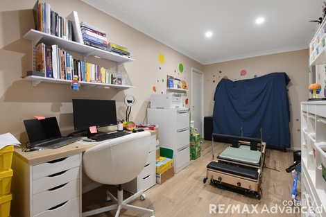 Property photo of 36 Sandheath Place Ningi QLD 4511