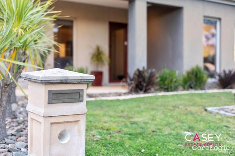 Property photo of 17 Wild Scotchman Way Cranbourne East VIC 3977