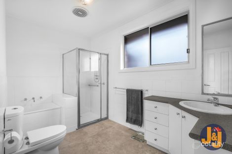 Property photo of 15B Witton Court Greenvale VIC 3059