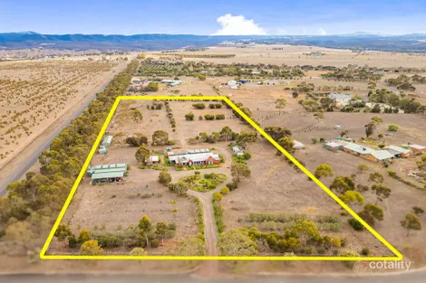 Property photo of 90 Dodemaide Circuit Merrimu VIC 3340