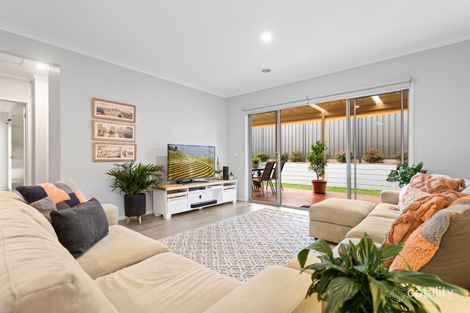 Property photo of 21 Amira Road Greenvale VIC 3059