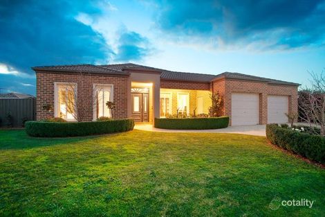 Property photo of 11 Ros Way Berwick VIC 3806