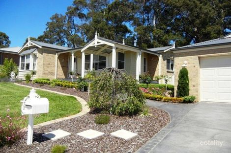 Property photo of 16 Lakeside Court Drouin VIC 3818