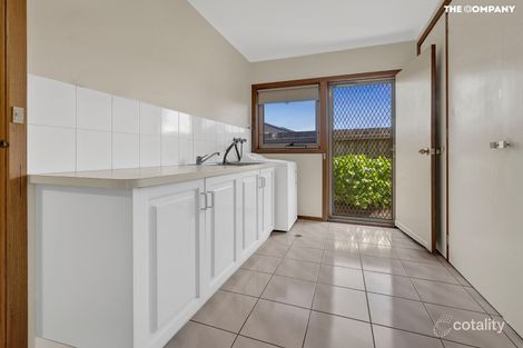 Property photo of 5 Hakea Court Drouin VIC 3818