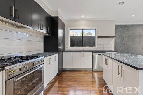 Property photo of 11/30 Central Road Hampton Park VIC 3976