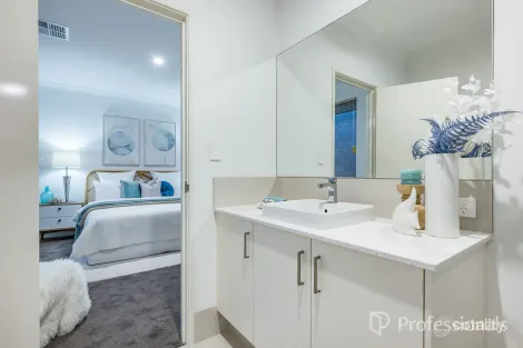 Property photo of 3 Kiama View Alkimos WA 6038