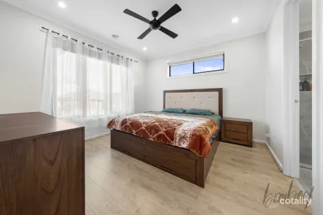 Property photo of 30 Naroon Drive Kalkallo VIC 3064