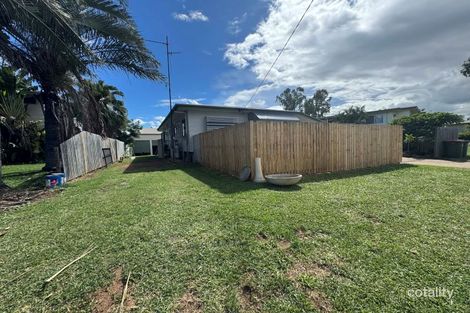 Property photo of 17 Barraclough Crescent Moranbah QLD 4744