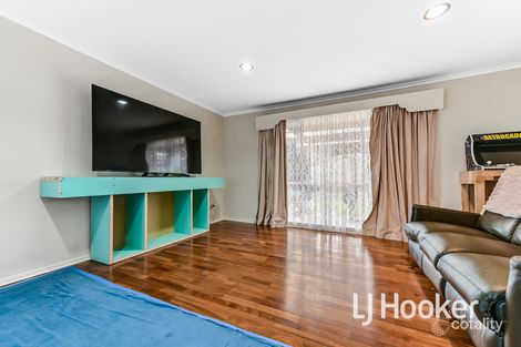 Property photo of 13 Sue Court Hampton Park VIC 3976