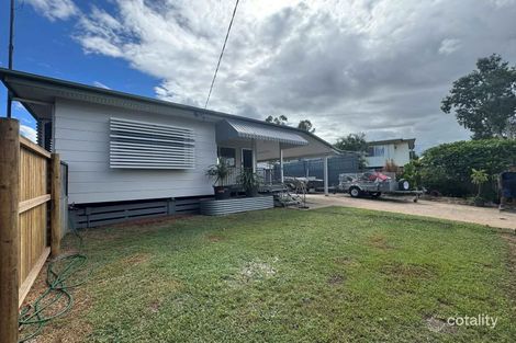 17 Barraclough Cres, Moranbah, QLD 4744
