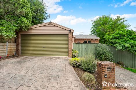 8 Woodpecker Pass, Chirnside Park, VIC 3116