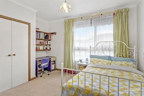 Property photo of 28 King Parade Knoxfield VIC 3180