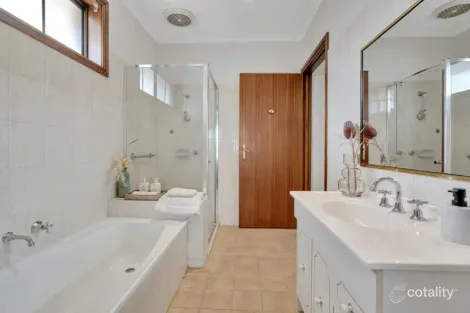 Property photo of 1/28 Gilbertson Street Essendon VIC 3040