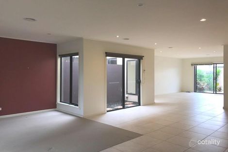 Property photo of 21 Orlando Drive Roxburgh Park VIC 3064