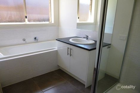 Property photo of 1/25 Monica Drive Drouin VIC 3818