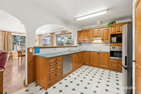 Property photo of 80 Flinders Road Georges Hall NSW 2198