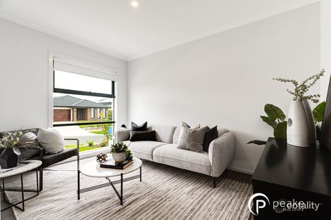 Property photo of 10 Lexington Parade Berwick VIC 3806