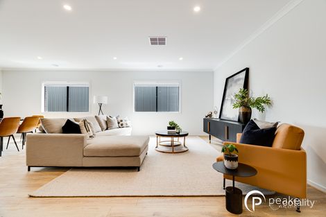 Property photo of 10 Lexington Parade Berwick VIC 3806