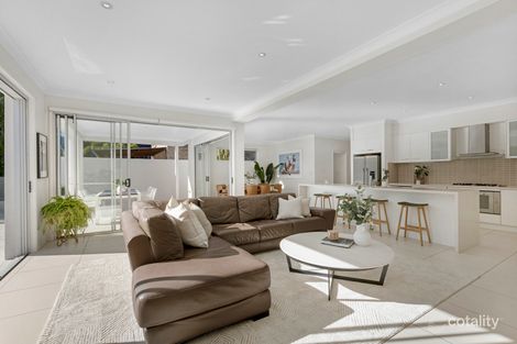 3 Capistrano Ct, Southport, QLD 4215