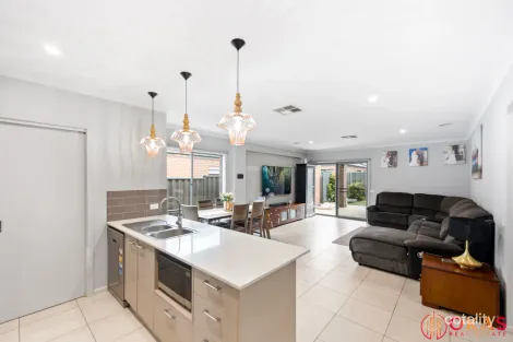 Property photo of 4 Airedale Avenue Tarneit VIC 3029