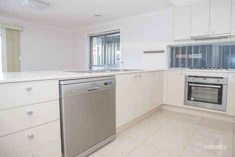 Property photo of 32 Stonehill Drive Maddingley VIC 3340