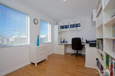 Property photo of 14 Simmonds Pass Ellenbrook WA 6069