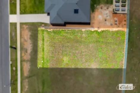 9 Benjamin Bvd, Tangambalanga, VIC 3691