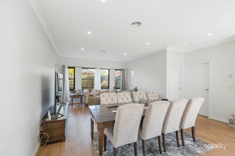 Property photo of 2/22 Dearing Avenue Cranbourne VIC 3977