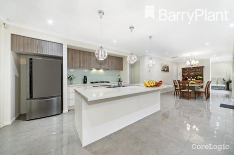 Property photo of 5 Clarence Place Cranbourne East VIC 3977