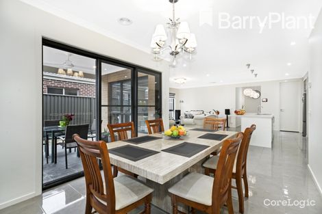 Property photo of 5 Clarence Place Cranbourne East VIC 3977