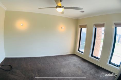 Property photo of 4 Elderwood Street Wollert VIC 3750