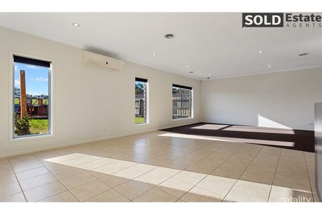 Property photo of 5 Meredith Close Narre Warren South VIC 3805