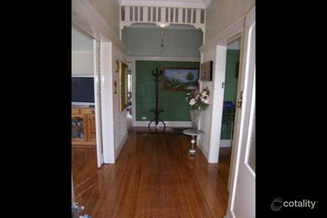 Property photo of 132 Kangaroo Road Hughesdale VIC 3166