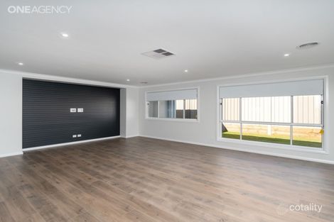 Property photo of 25 Morris Crescent Gobbagombalin NSW 2650