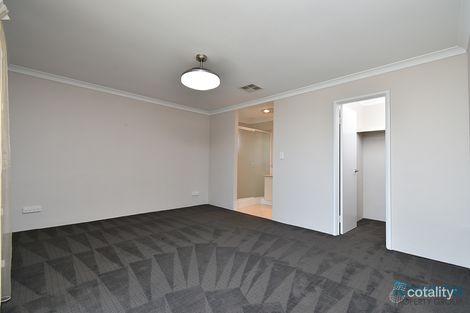 Property photo of 34 Aquaviva Circle Viveash WA 6056