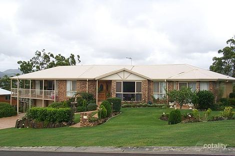 8 Fenton Dr, Tallebudgera, QLD 4228