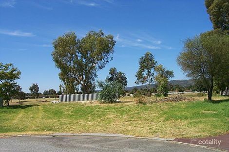 13 Merlin Cl, Camillo, WA 6111