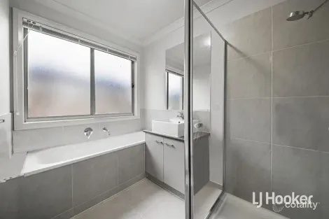 Property photo of 11 Studley Street Weir Views VIC 3338