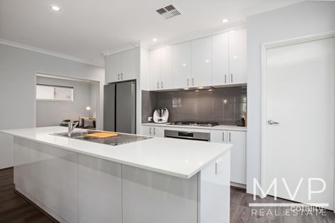 Property photo of 39 Needlewood Loop Wandi WA 6167