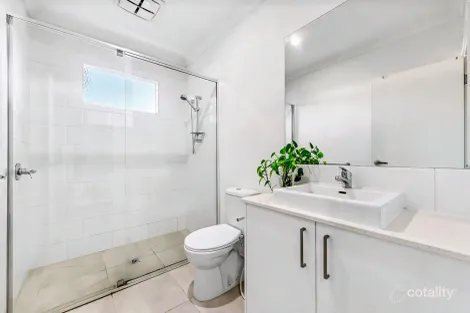 Property photo of 17 Tully Crescent Narre Warren VIC 3805