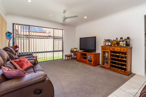 Property photo of 19 Eimeo Place Sandstone Point QLD 4511
