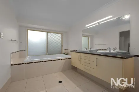 Property photo of 20 Mellor Place Brassall QLD 4305