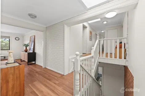 Property photo of 9 Vaughan Close Karabar NSW 2620