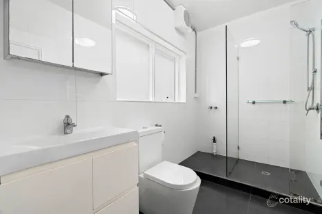 Property photo of 1/4 Lambert Road Toorak VIC 3142