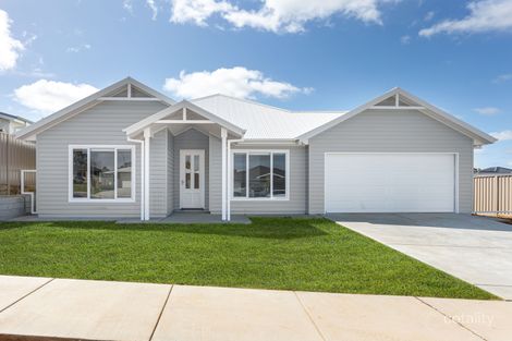 135 Bradman Dr, Boorooma, NSW 2650