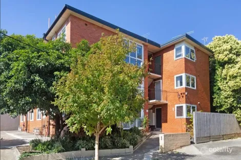 5/1 Fiona Ct, St Kilda, VIC 3182