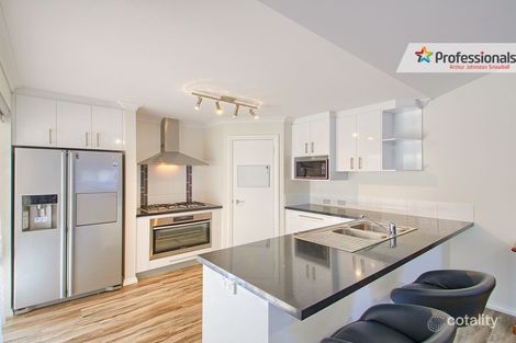 Property photo of 4 Lorikeet Way Little Grove WA 6330