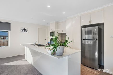 Property photo of 2/10 Roxy Place Mornington TAS 7018
